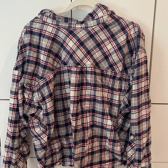 Cropped Flannel - Picture 2 of 3